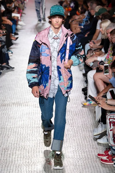 Look 37